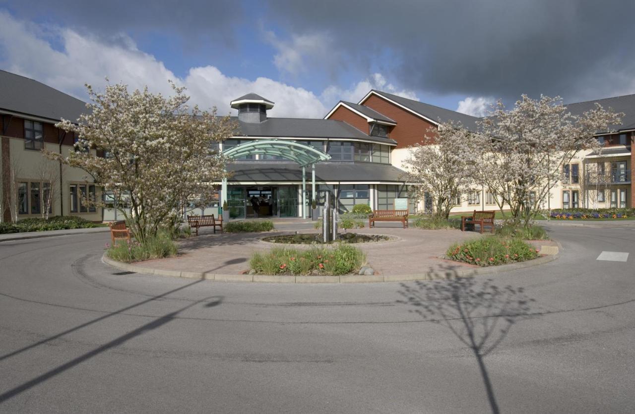 Wychwood Park And Golf Club